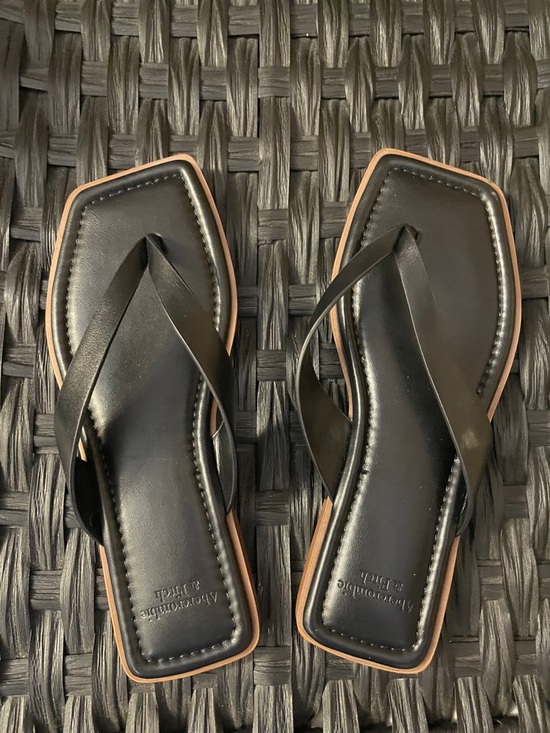 Abercrombie & Fitch Shoes - Abercrombie & fitch Women's Black Square-Toe Thong Sandals with Tan Trim
